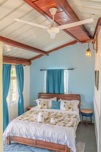 Baz-Art Eco Guest House