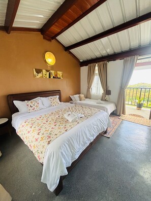 Chambre Triple Confort | Fer et planche à repasser, Wi-Fi gratuit