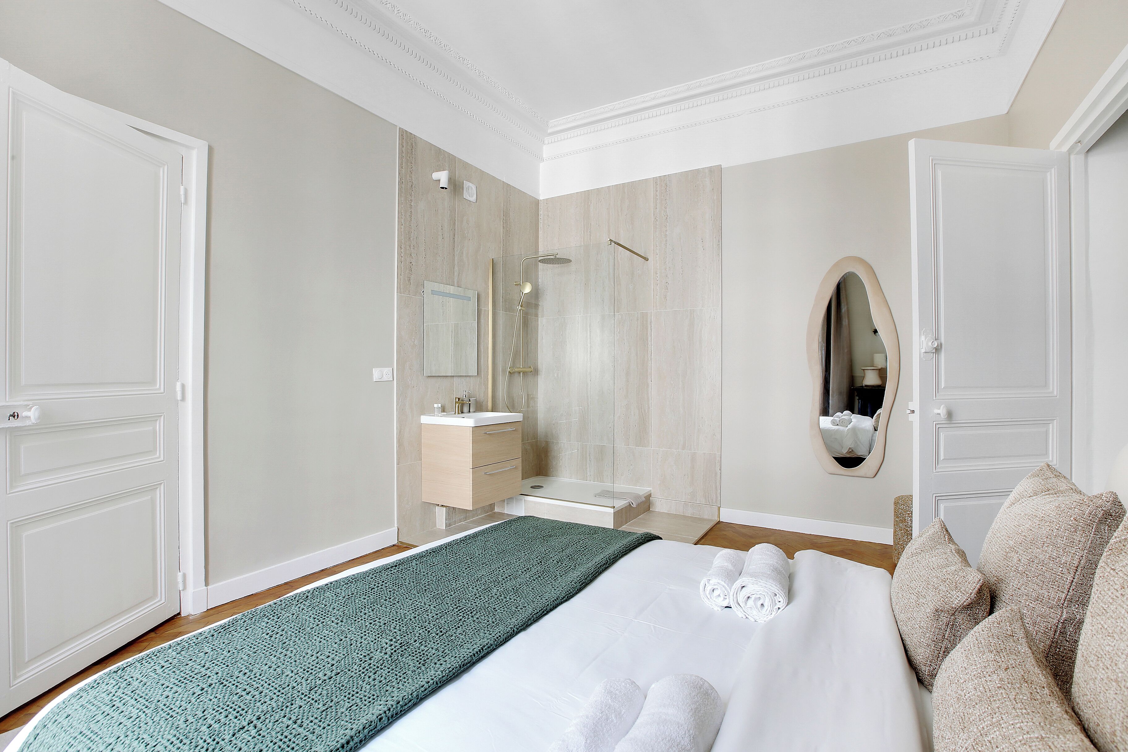 Gallery Apartment | Iron/ironing board, free WiFi