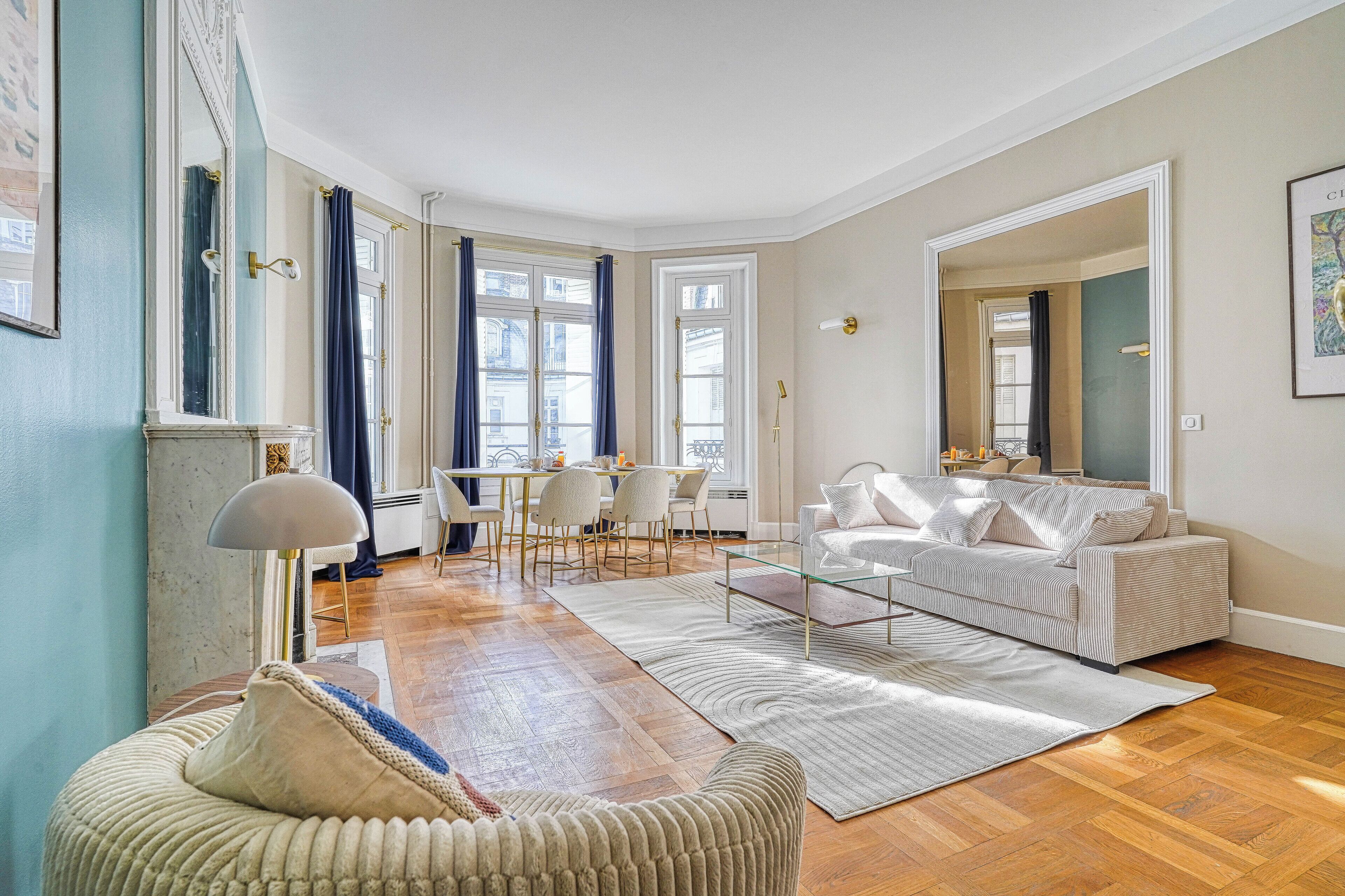 Elite Apartment | Living area