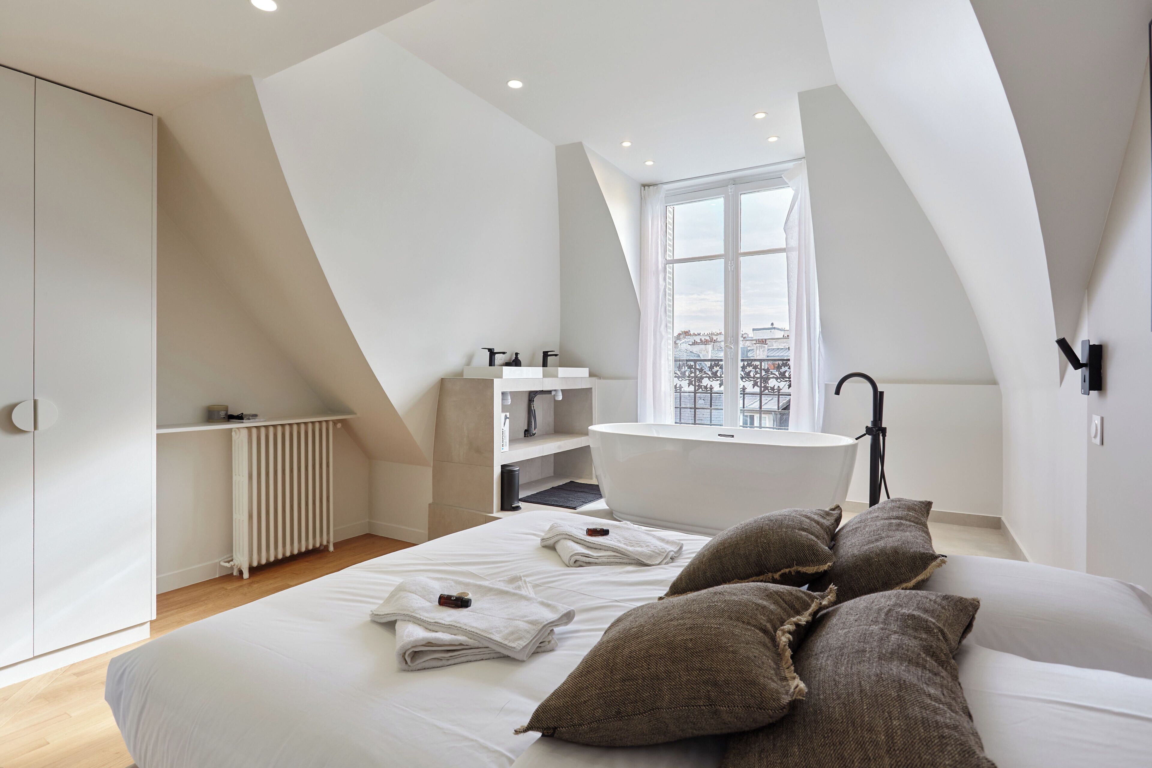 Family Penthouse | Iron/ironing board, free WiFi