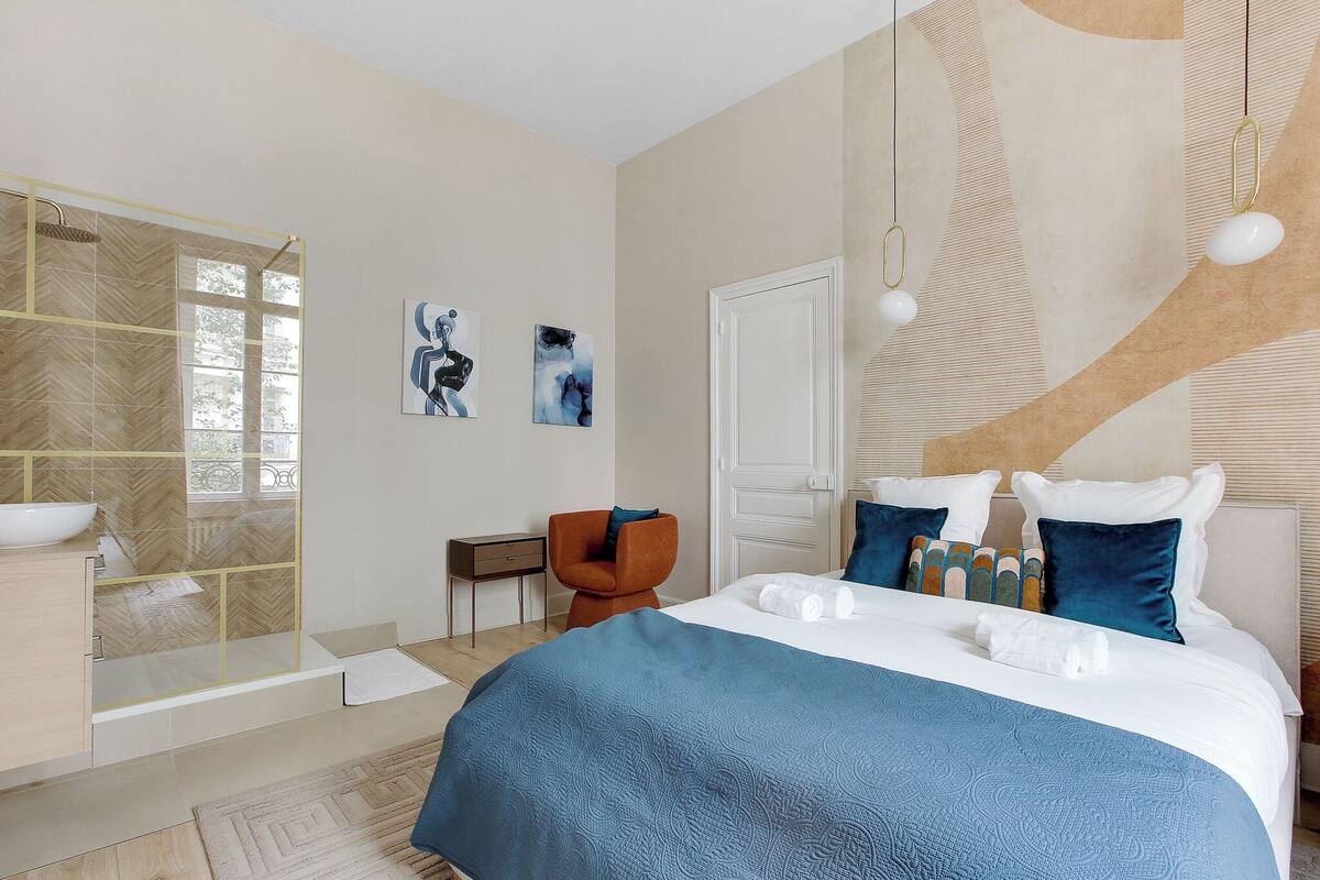 Design Apartment | Iron/ironing board, WiFi (free)