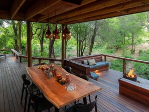 Luxe villa, uitzicht op park | Terras