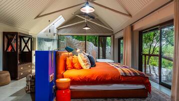 Jacis Madikwe House | In-room safe, desk, free WiFi