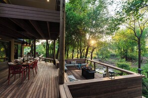 Nare Villa | Terrace/patio