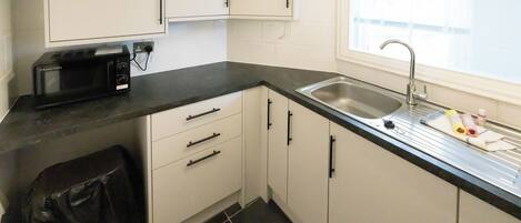 Comfort Apartment, 2 Bedrooms, Non Smoking | Private kitchen