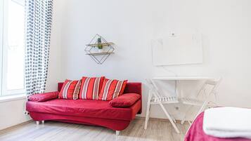 Departamento básico | Tabla de planchar con plancha y wifi gratis