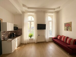Basic Apartment | Exterior - Cozy Apartment for 3 Near Lugner City (Vienna)