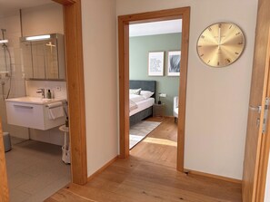 2 Schlafzimmer, Bügeleisen/Bügelbrett, Reisekinderbett, kostenloses WLAN