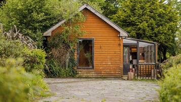 Cabin, Multiple Bedrooms, Smoking, Balcony | Bahagian luar