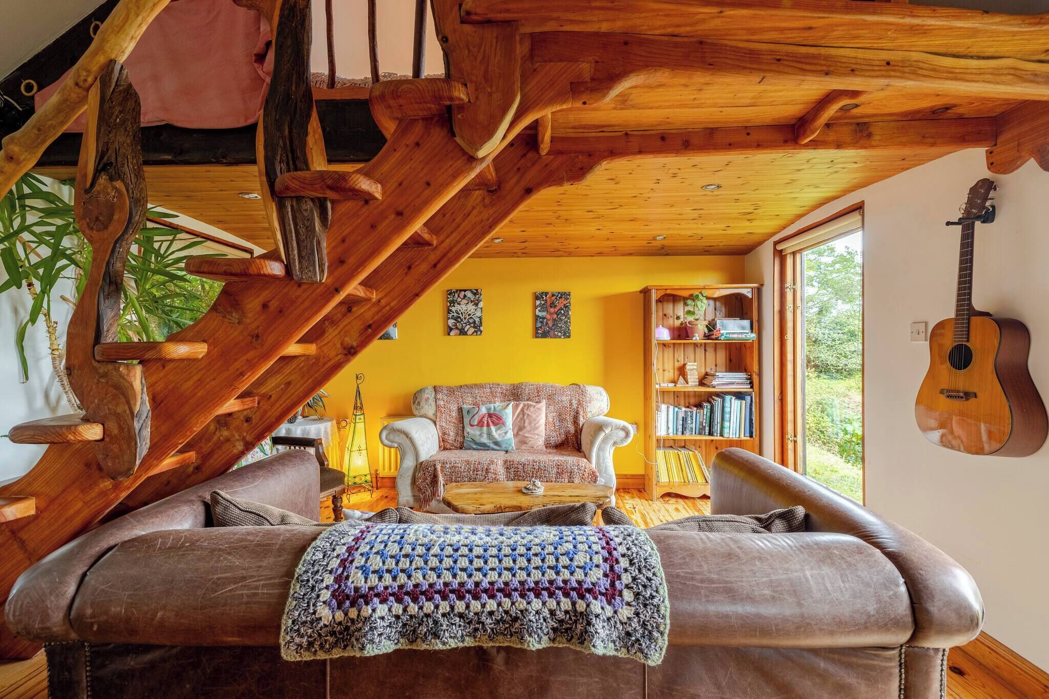 Cabin, Multiple Bedrooms, Smoking, Balcony | Living room