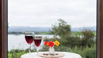 Cabin, Multiple Bedrooms, Smoking, Balcony | Dining