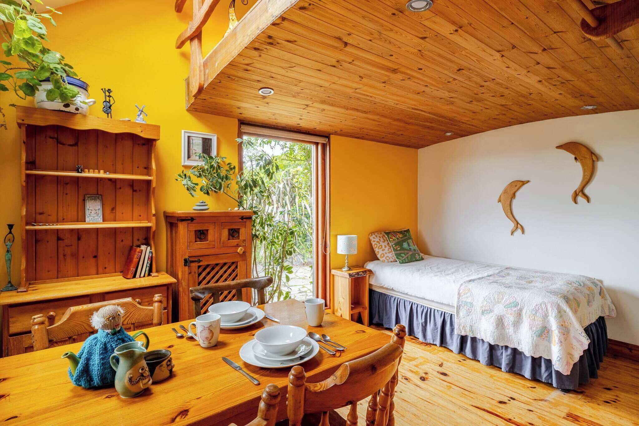 Cabin, Multiple Bedrooms, Smoking, Balcony