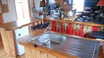 Cabin, Multiple Bedrooms, Smoking, Balcony | Private kitchen