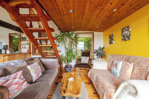 Serene Bantry Bay Cabin Retreat