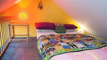 Cabin, Multiple Bedrooms, Smoking, Balcony