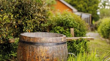 Cabin, Multiple Bedrooms, Smoking, Balcony | Property grounds