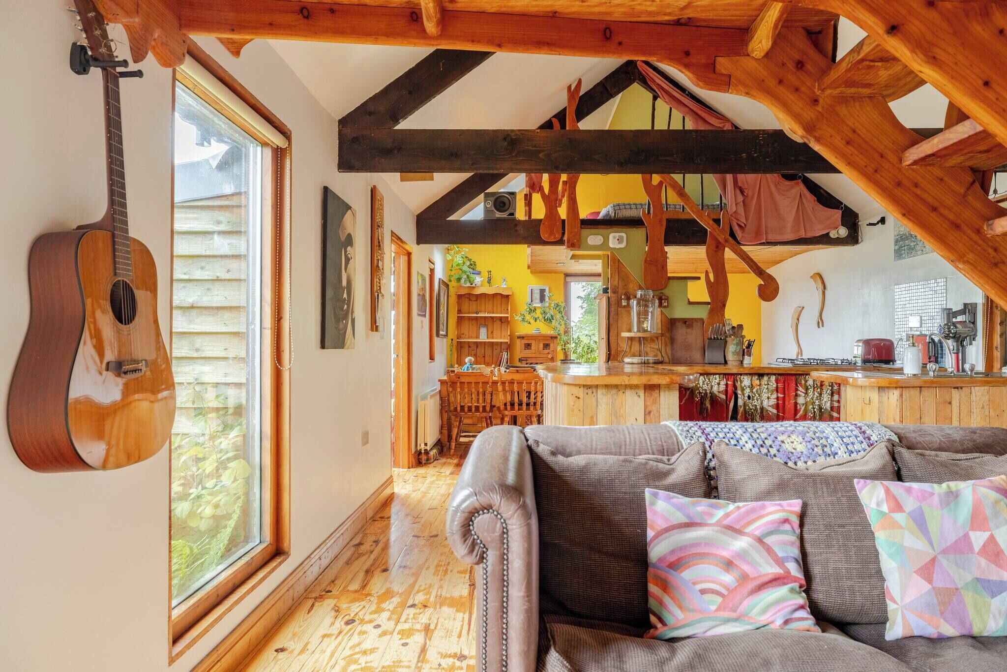 Cabin, Multiple Bedrooms, Smoking, Balcony | Living room