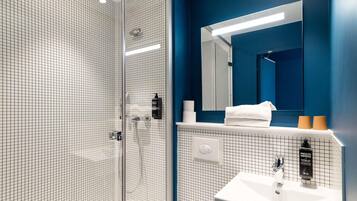 Standard Room, 3 Twin Beds | Soundproofing, free WiFi, bed sheets