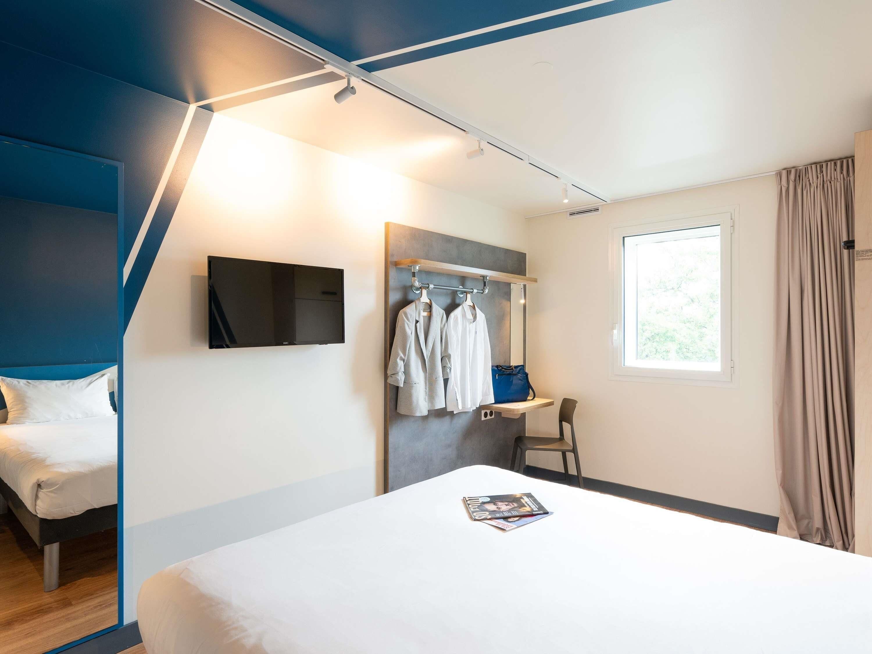 Kalis bunyi, Wi-fi percuma, cadar katil 