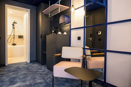 Privilege, Habitación, 1 cama de matrimonio grande | Baño
