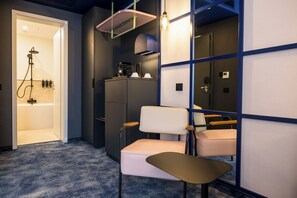 Privilege, Room, 1 King Bed | Bathroom - Mercure Bucharest Cantemir (Bucharest)