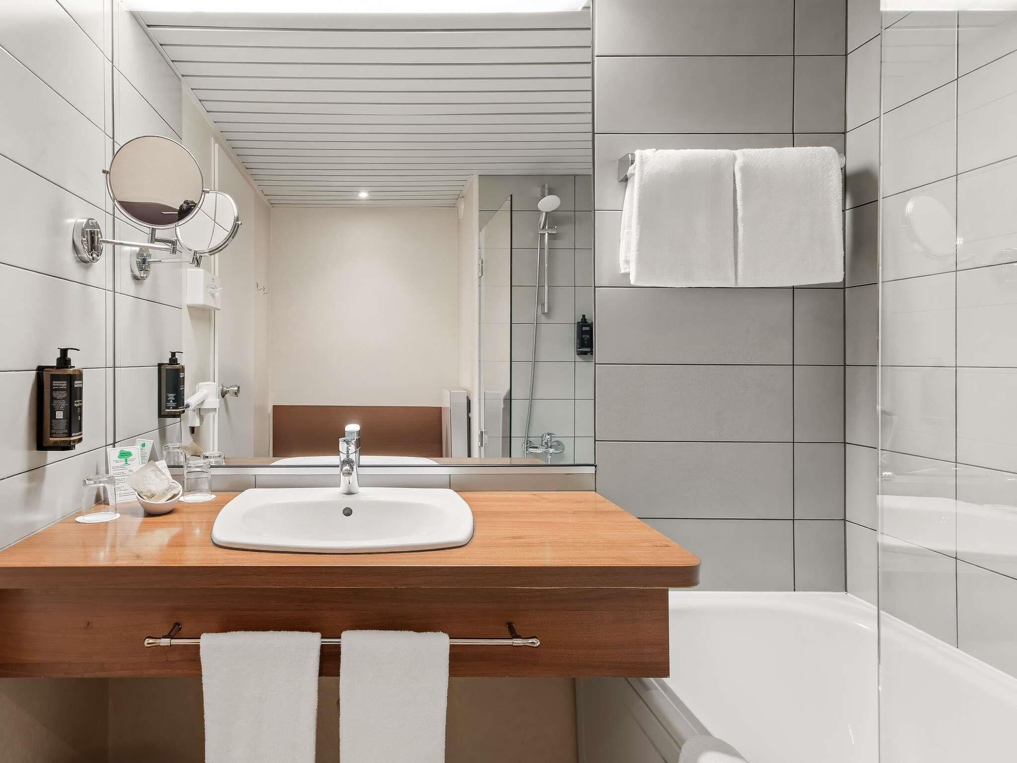 Comfort Twin Room, 2 Twin Beds, Courtyard View (Quietly Located) | Soundproofing, free WiFi, bed sheets