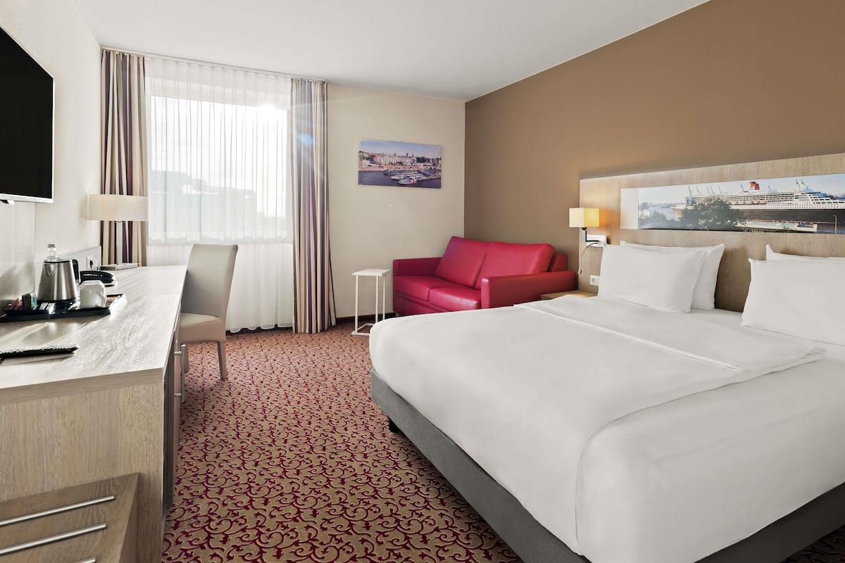 Soundproofing, free WiFi