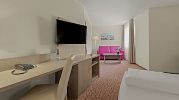 Junior Suite, 1 Double Bed with Sofa bed | Soundproofing, free WiFi