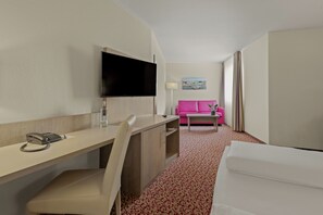 Junior Suite, 1 Double Bed with Sofa bed | Soundproofing, free WiFi - Mercure Hotel Hamburg Am Volkspark (Hamburg)
