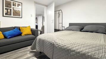 1 bedroom, internet, bed sheets