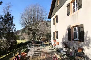 تناول الطعام بالخارج