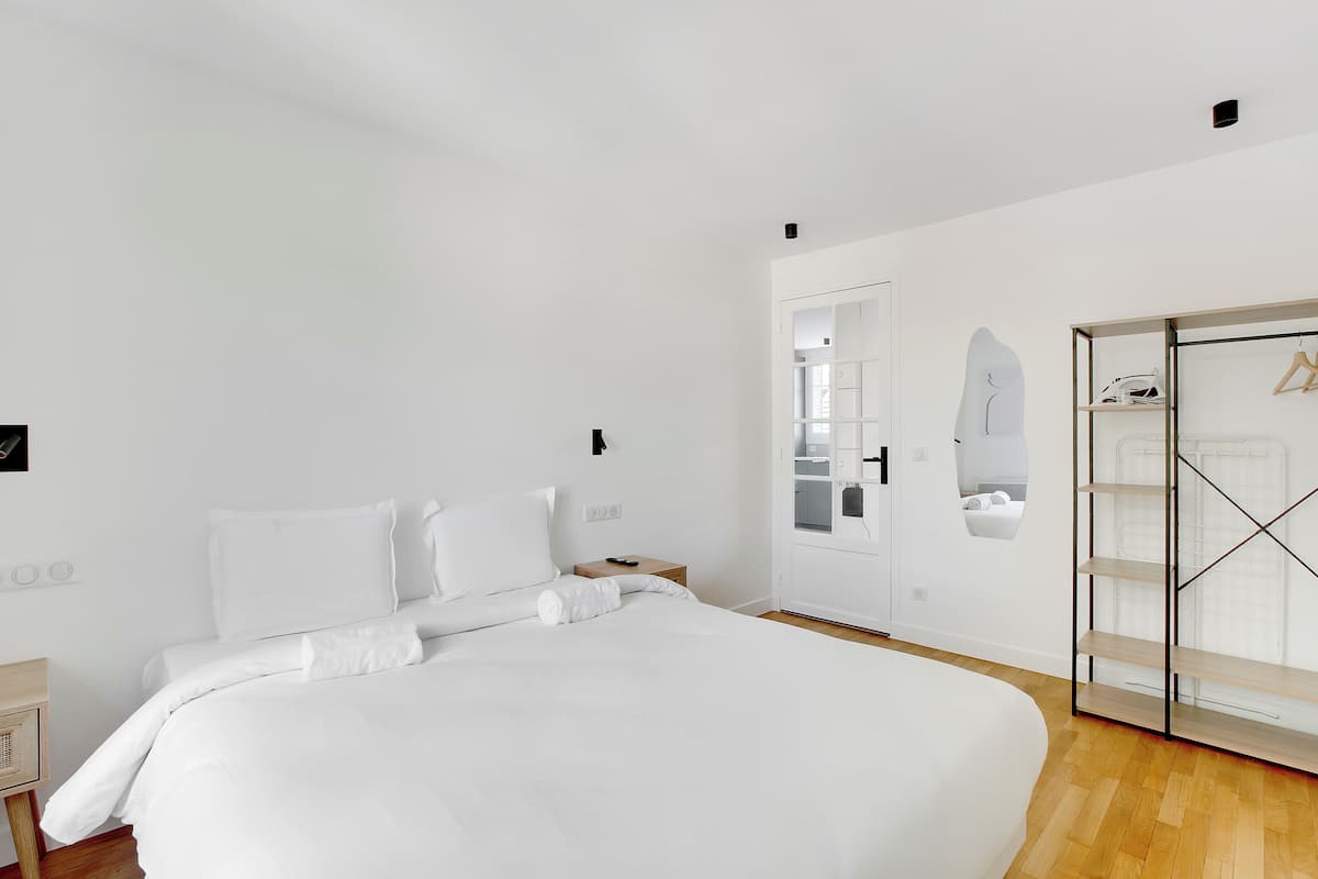 Apartamento elite | Ferros/tábuas de passar roupa, Wi-Fi de cortesia