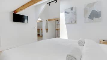 Family Duplex | Iron/ironing board, free WiFi