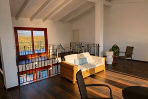 Interior - Cozy apartment surrounded by nature, with terrace and veranda (Palmadula)