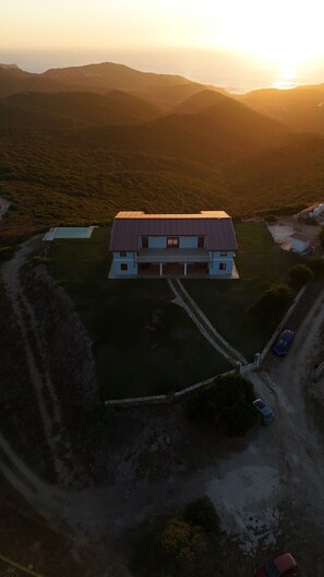 المنشأة من الخارج