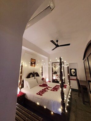 Soundproofing, free WiFi - Prem Niwas 300-year-old Heritage Boutique Haveli (Udaipur)