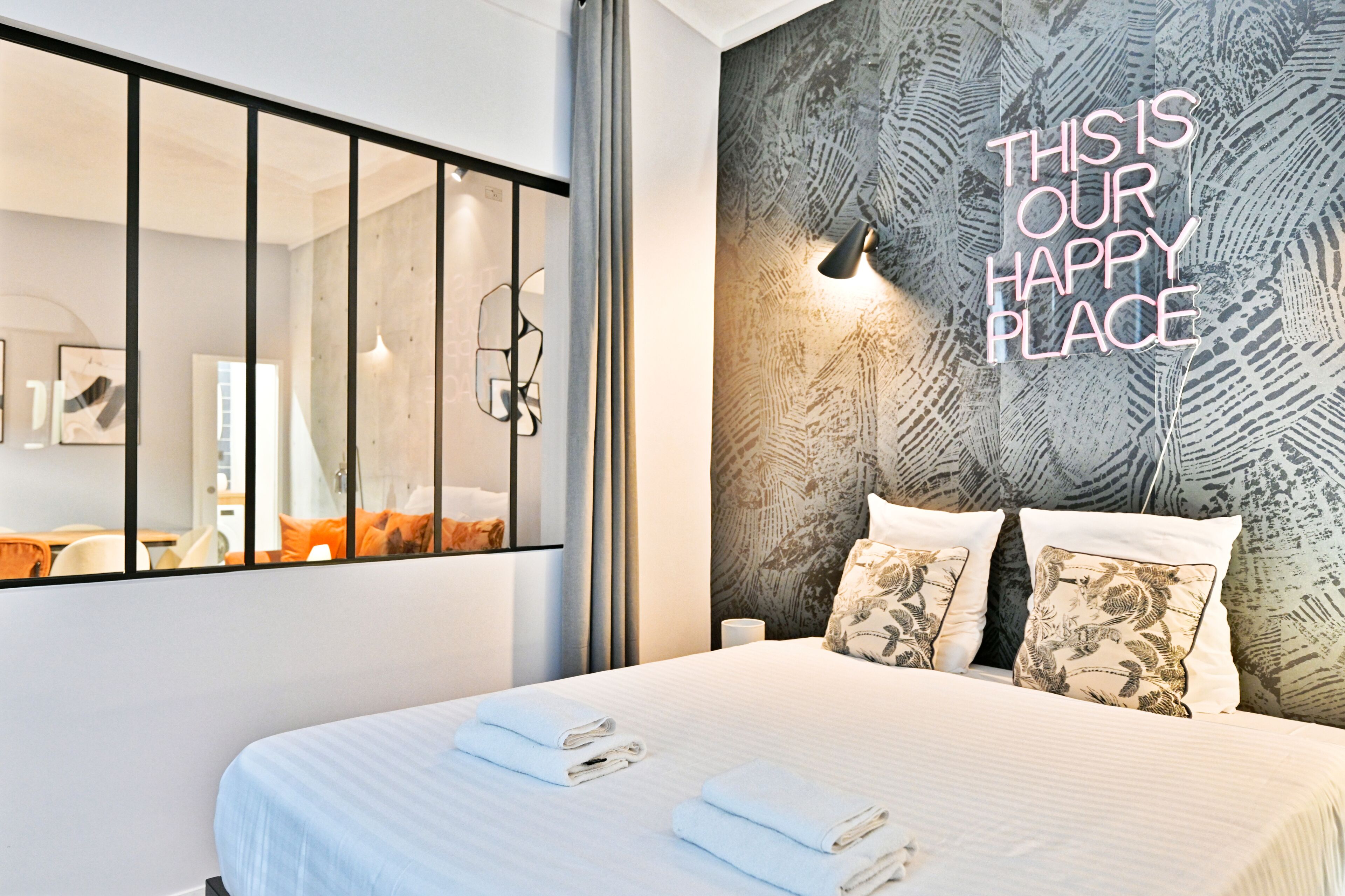 Superior Apartment | Iron/ironing board, free WiFi