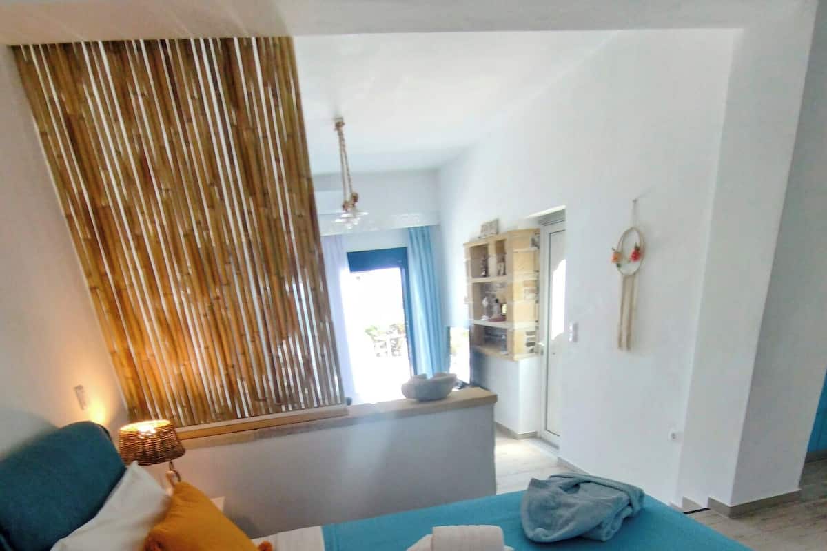 Appartement, uitzicht op zee | Verduisterende gordijnen, een strijkplank/strijkijzer, gratis wifi