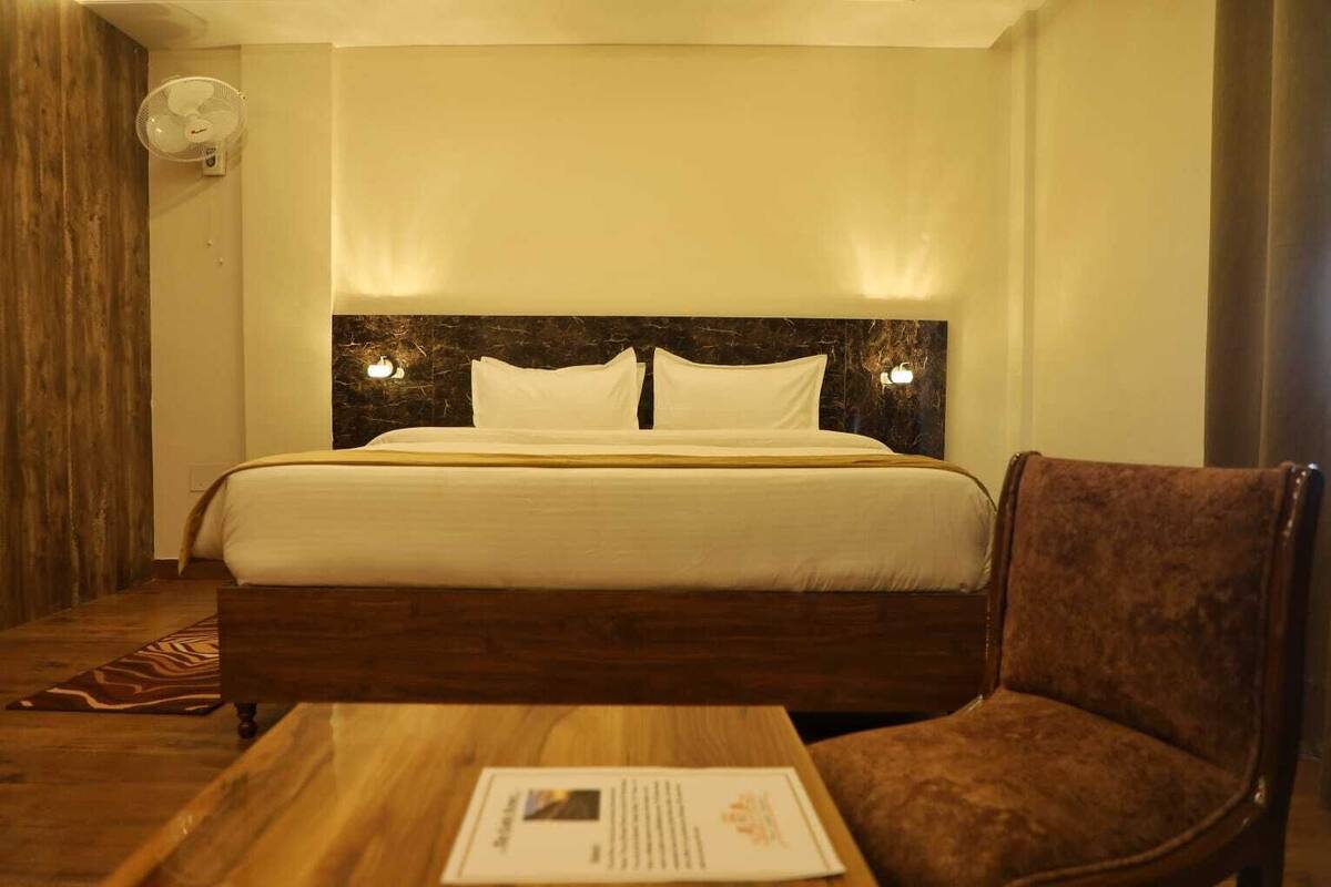 Quarto premium | Escrivaninha, espaço de trabalho para notebook, quartos à prova de som