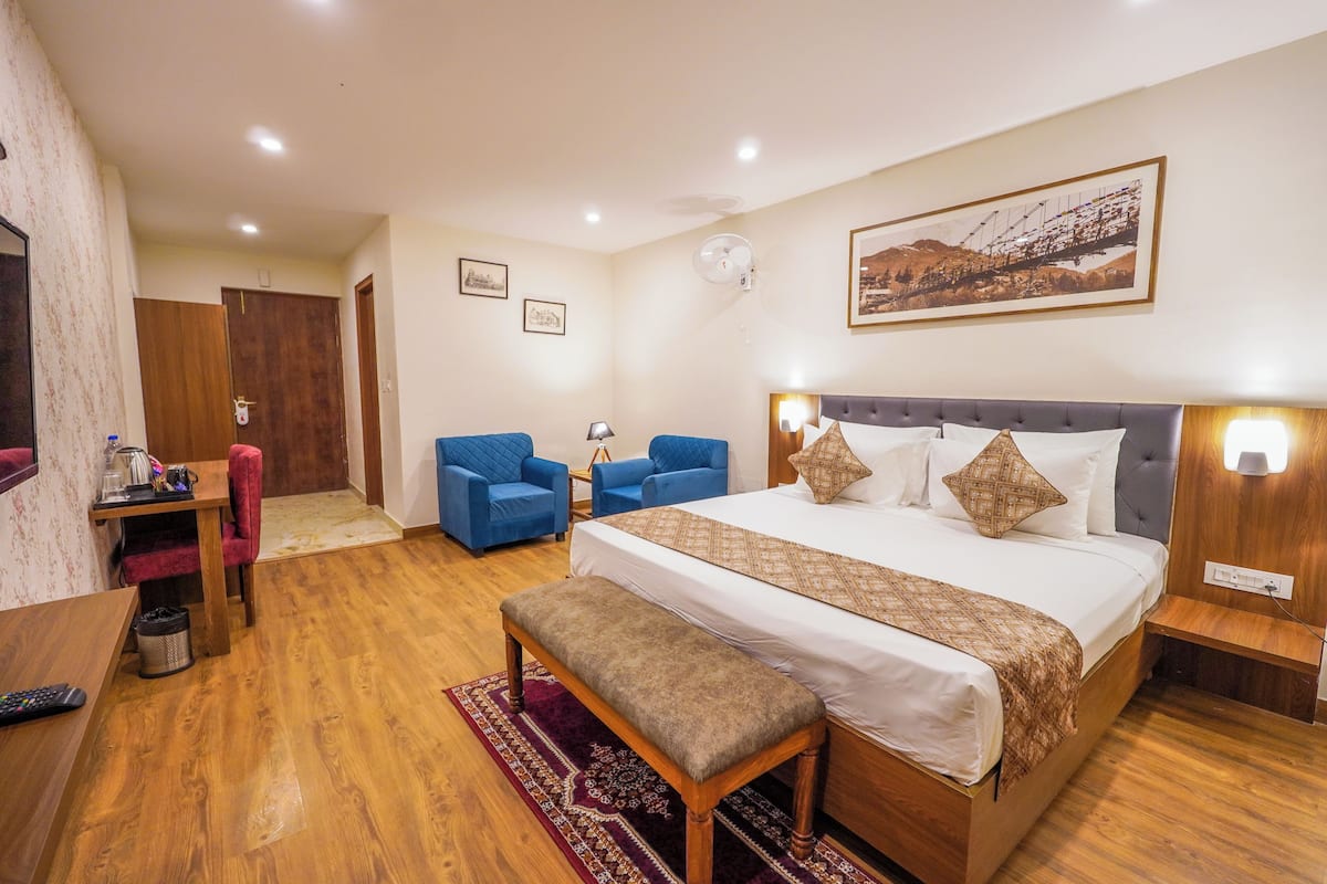 Deluxe Double Room, Balcony, Garden View | Desk, laptop workspace, soundproofing, free WiFi