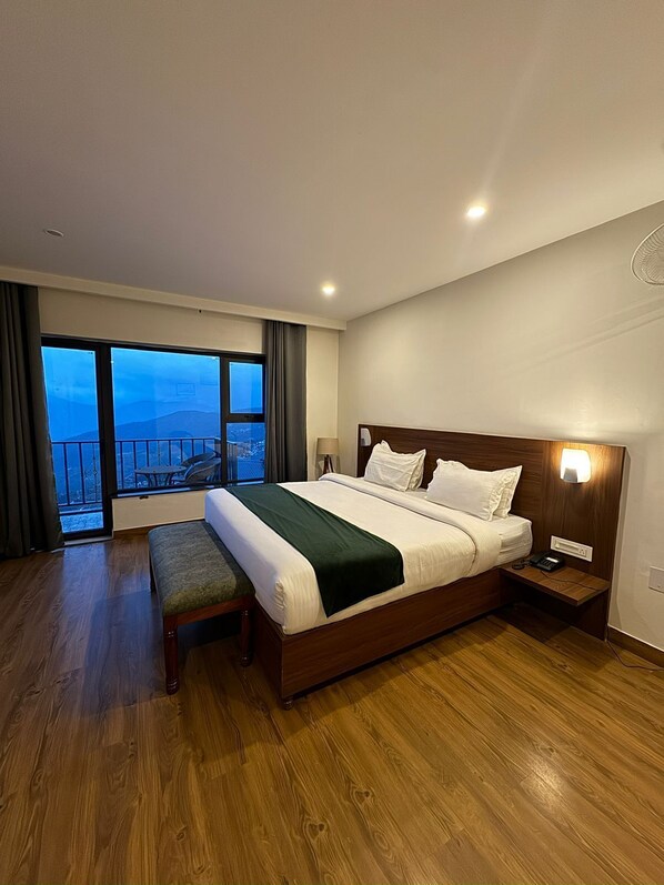 ห้องเอ็กเซกคิวทีฟ | โต๊ะทำงาน, พื้นที่ทำงานแบบใช้แล็ปท็อป, ห้องเก็บเสียง, Wi-Fi ฟรี