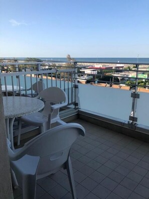 Double Room, Balcony, Sea View | Balcony - HOTEL ALDA B&B (Cervia)