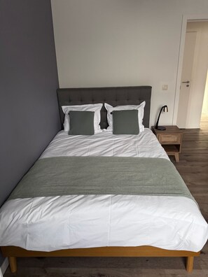 2 chambres, bureau, Wi-Fi gratuit, draps fournis