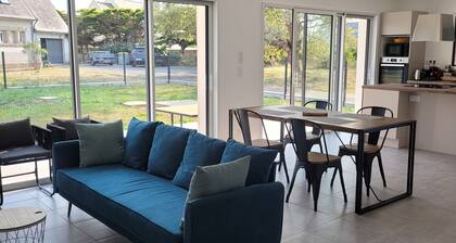 Single-storey house 10min walk from the sea