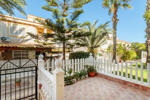 Property grounds - Bungalow 'Manuel 217 En Gran Alacant' with Shared Pool, Wi-Fi and Air Conditioning (Alicante (Alacant))