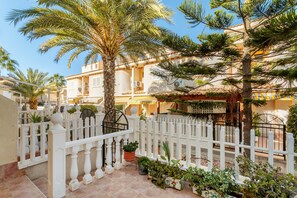 Property grounds - Bungalow 'Manuel 217 En Gran Alacant' with Shared Pool, Wi-Fi and Air Conditioning (Alicante (Alacant))