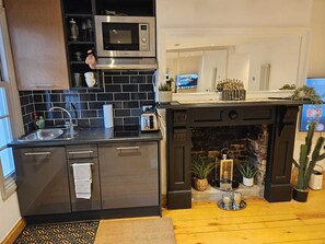 Private kitchen - Notting Hill Charming Garden Retreat. Sleeps 4 (London)