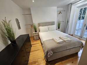 2 Schlafzimmer, Bügeleisen/Bügelbrett, Internetzugang, Bettwäsche