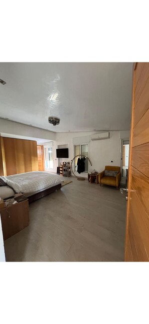 4 bedrooms, iron/ironing board, WiFi, bed sheets - Furnished villa with pool and garden for rent (Bir Rami)